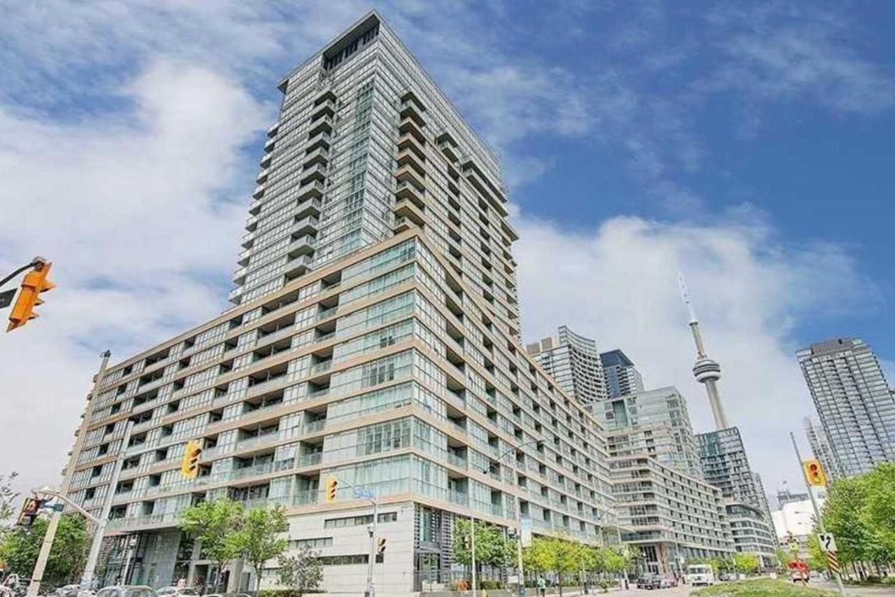 Three-Bedroom Condo With Free Parking Nearby Cn Tower With Lake View Toronto Zewnętrze zdjęcie