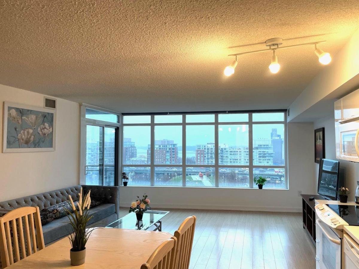 Three-Bedroom Condo With Free Parking Nearby Cn Tower With Lake View Toronto Zewnętrze zdjęcie