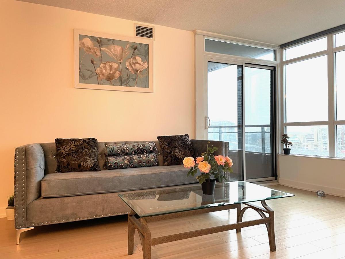 Three-Bedroom Condo With Free Parking Nearby Cn Tower With Lake View Toronto Zewnętrze zdjęcie