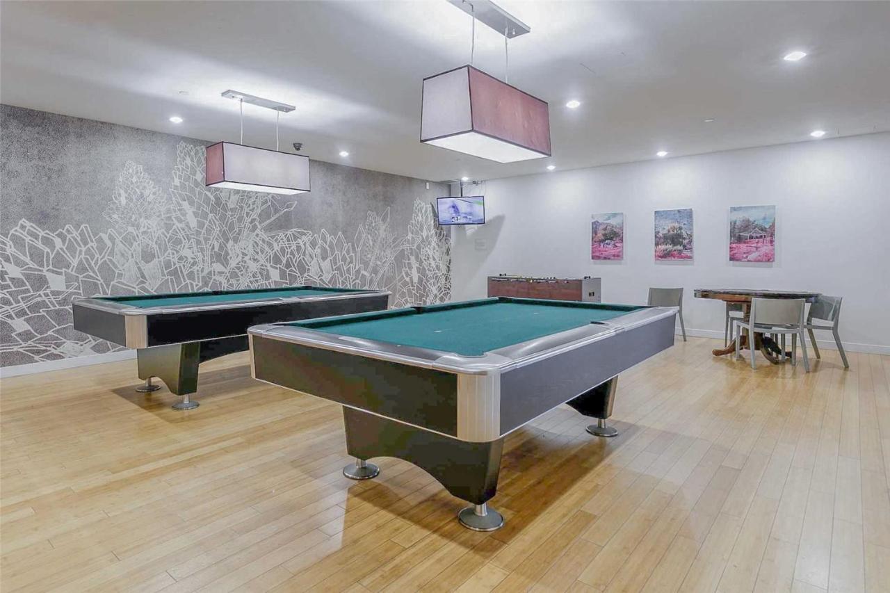 Three-Bedroom Condo With Free Parking Nearby Cn Tower With Lake View Toronto Zewnętrze zdjęcie
